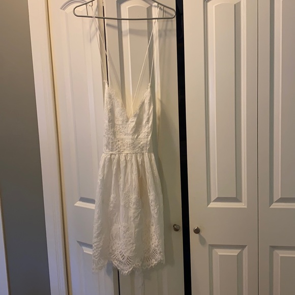 Lace dress with corset back - Picture 3 of 10
